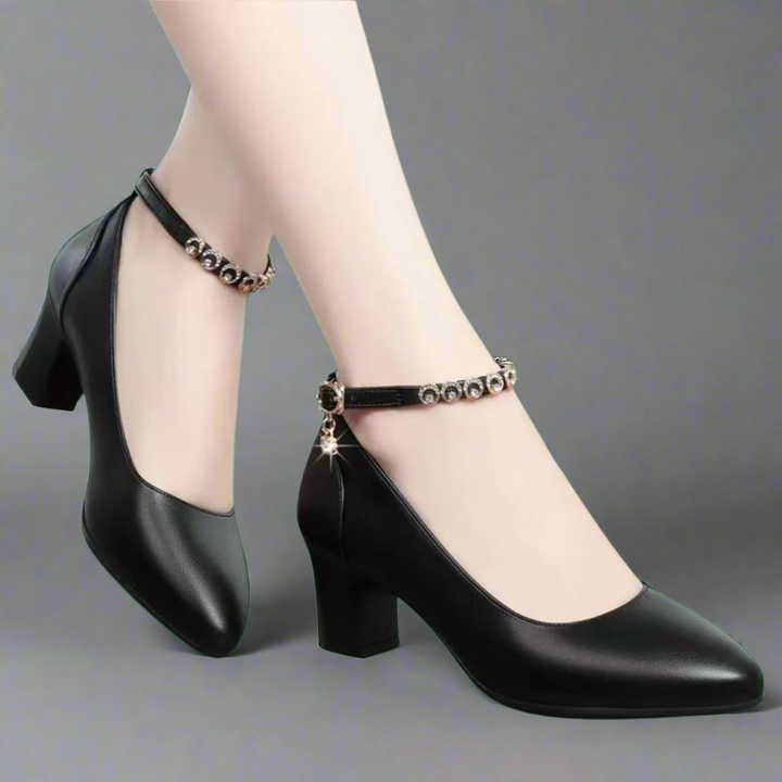 Zymara | Pumps in Premium Patent Leather for Your Office Style