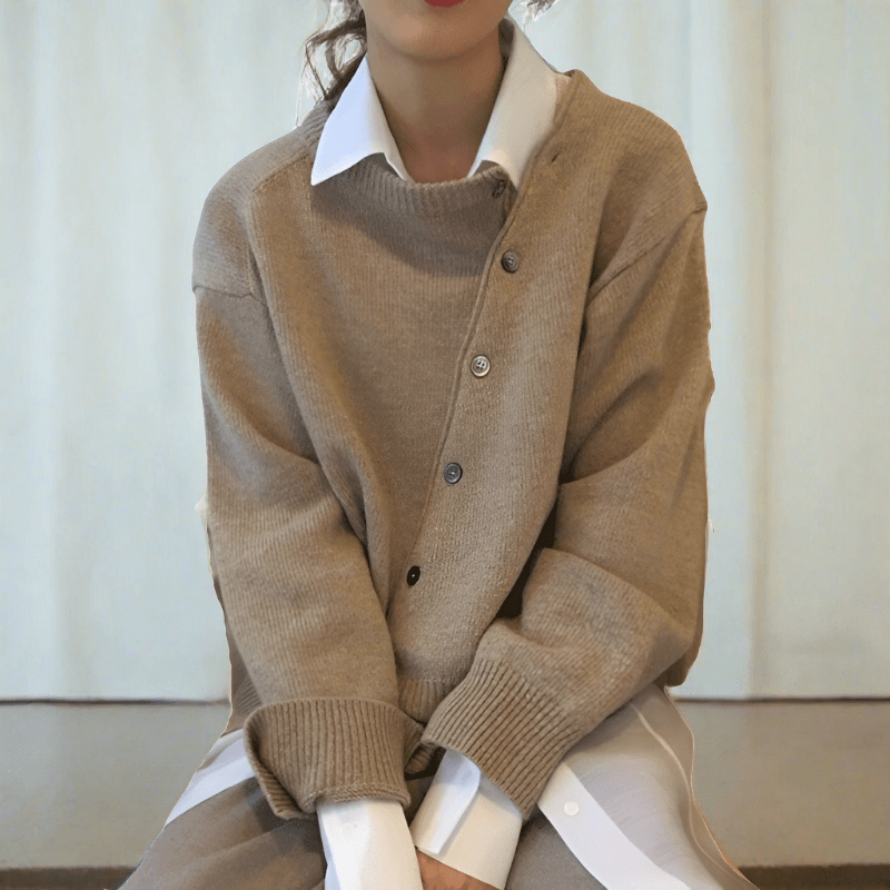 Caterina | Buttoned Cardigan