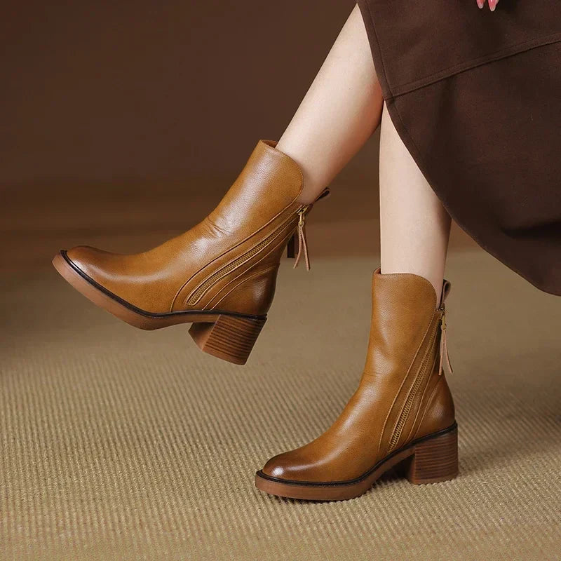 Danielle - Elegant Boots with Zip Fastening