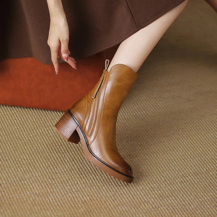 Danielle - Elegant Boots with Zip Fastening