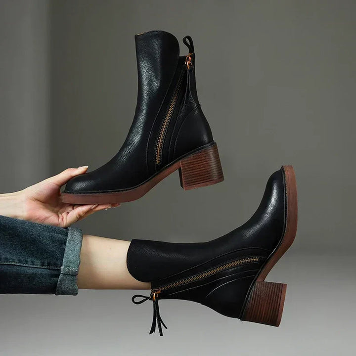 Danielle - Elegant Boots with Zip Fastening
